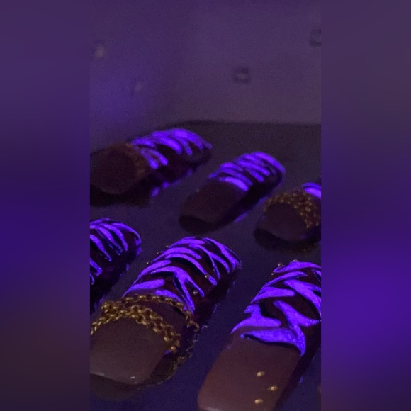 Clawdeen (3 XL duck ) ( GLOW IN THE DARK ) - Picture 9 of 10